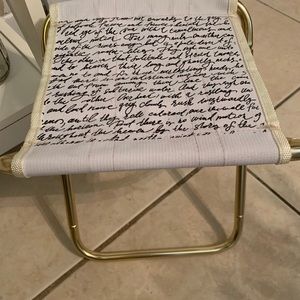 Small foldable stand